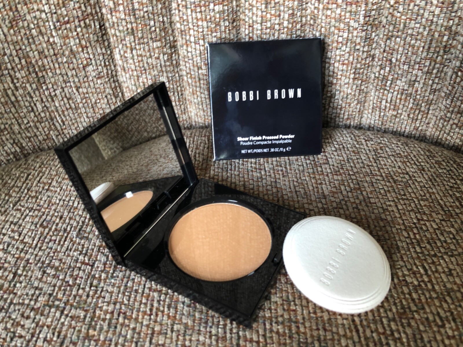 Review Bobbi Brown Sheer Finish Pressed Powder: Hasil Alami